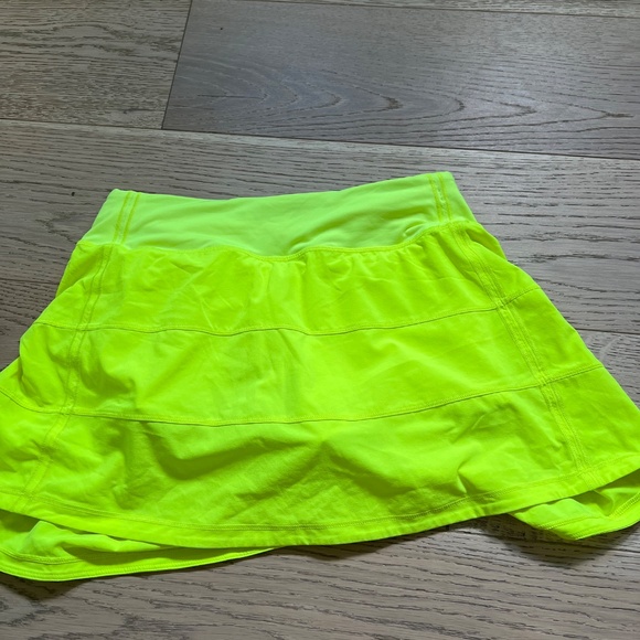 Lululemon Athletica Bright Lime Mini Skirt - Picture 2 of 2